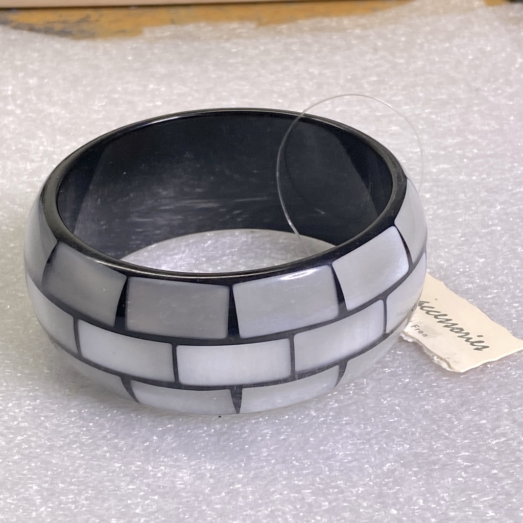 Gray Brick Lay Bracelet